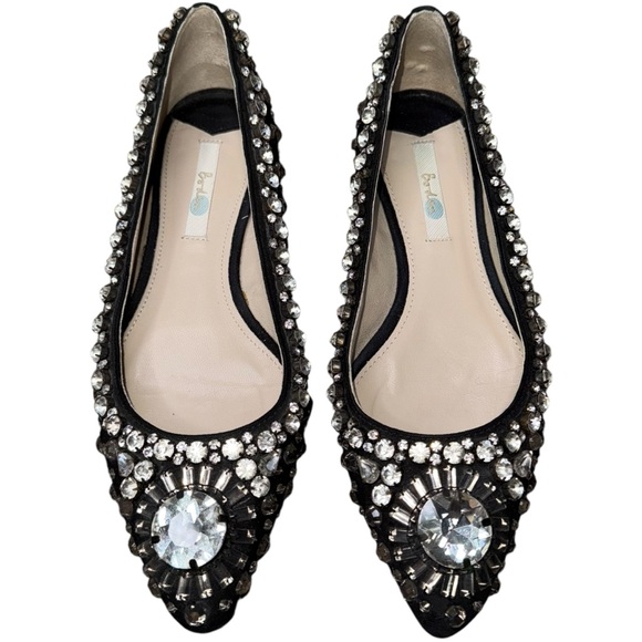 Elegant Black Embellished Flats - Picture 2 of 8